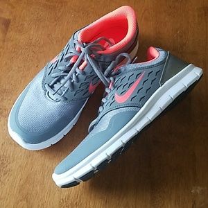 NWOB Nike sneakers. Size 9.